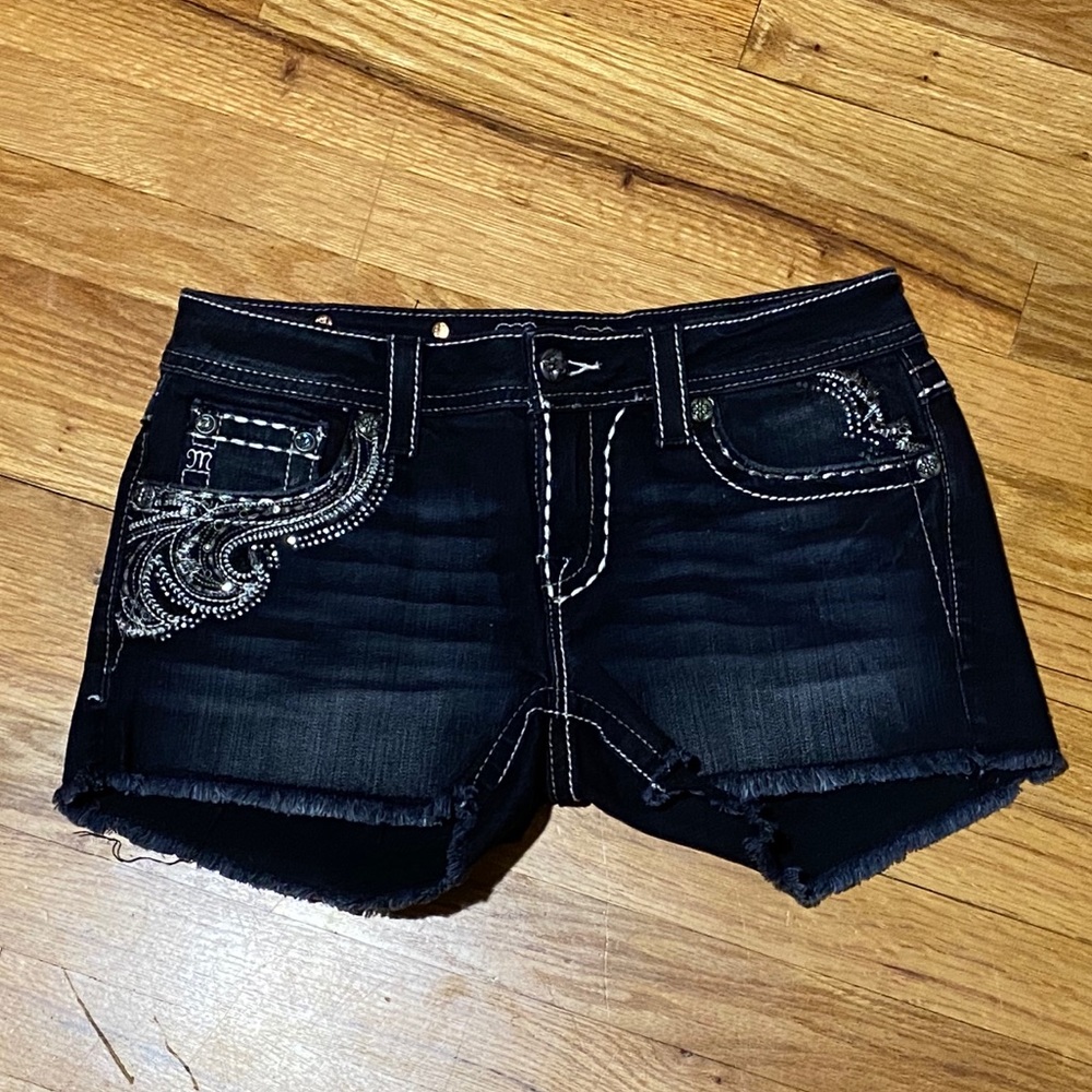 Miss Me Shorts Size 28- JE5637H3 Rhinestone Pretty